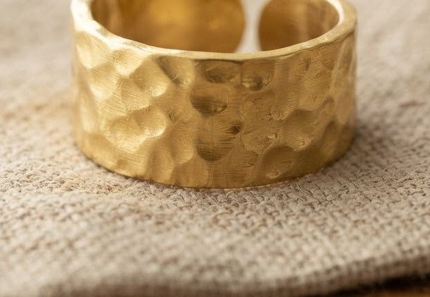 Hammered Gold Band — alternate view